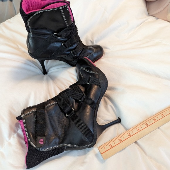 Boots - Picture 3 of 3